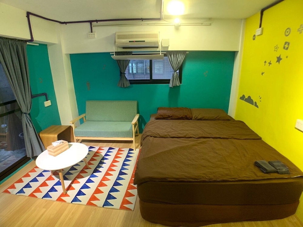 Leo ho Hostel 12/27