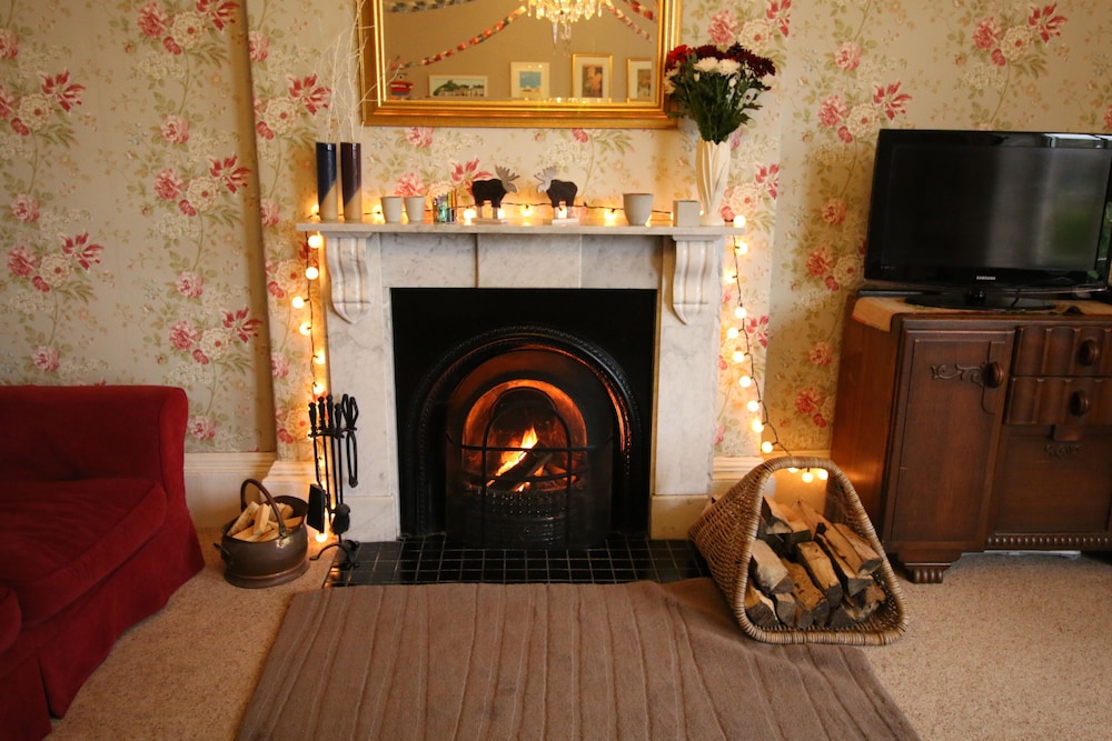 Laston House 8/50