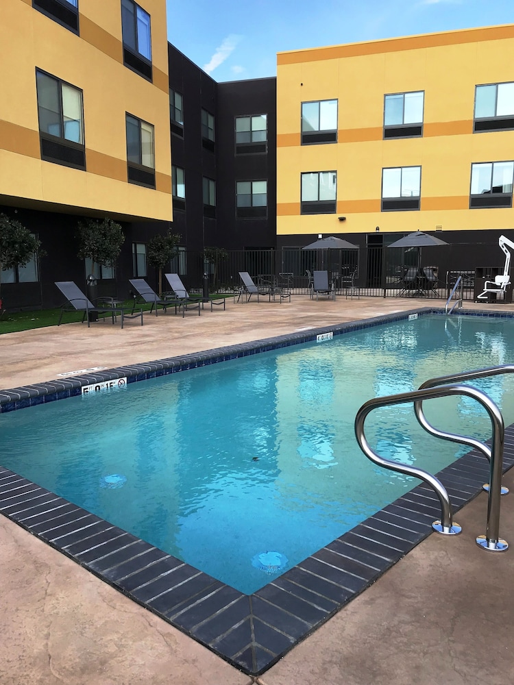 Fairfield Inn & Suites By Marriott Fresno Yosemite International Airport 1/38