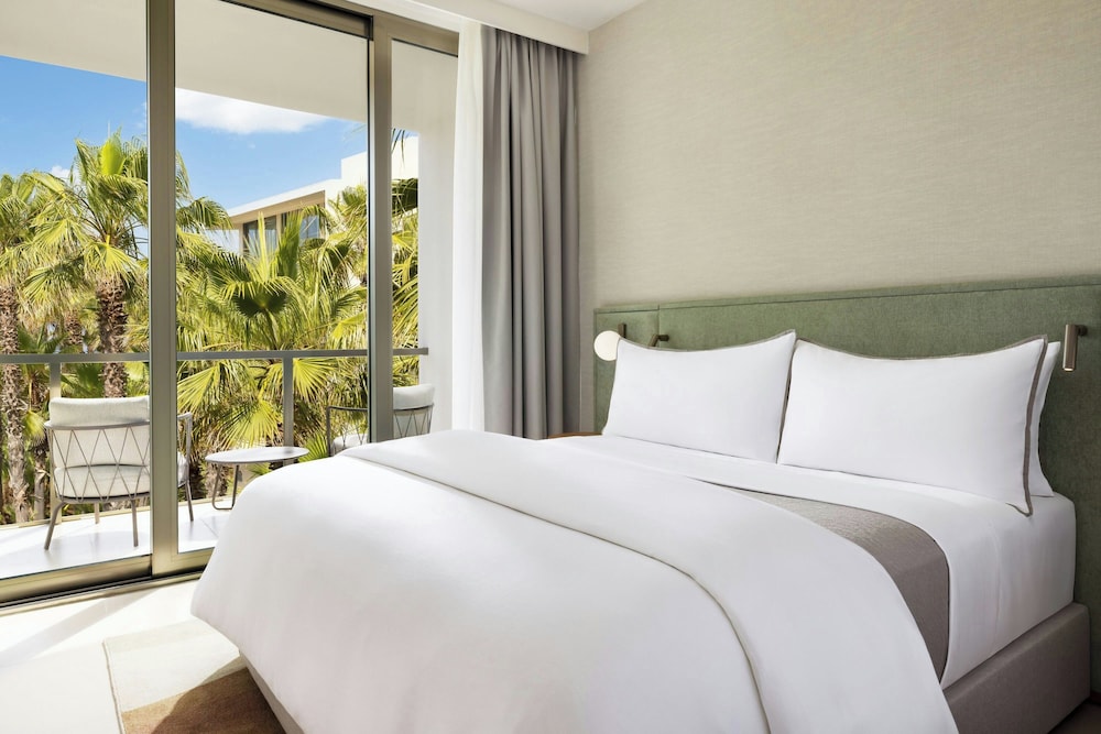 3 Bedrooms, Suite, 3 Double Beds, Pool View, Balcony, The Westin Salgados Beach Resort, Algarve 2/9