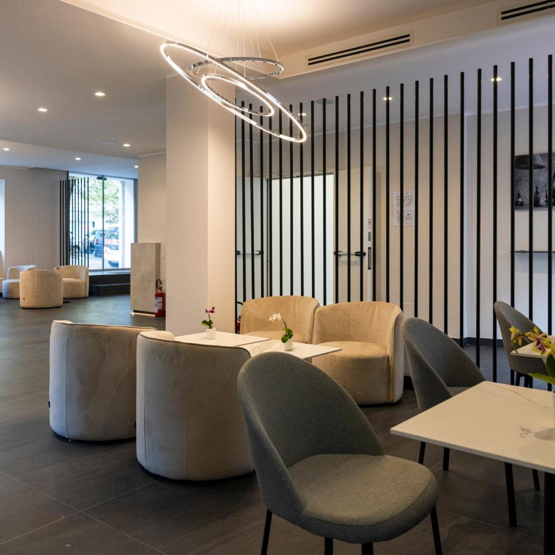 J Maluni City Hotel 31/49