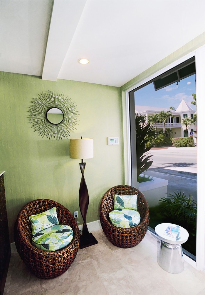 Silver Palms Inn 19/27