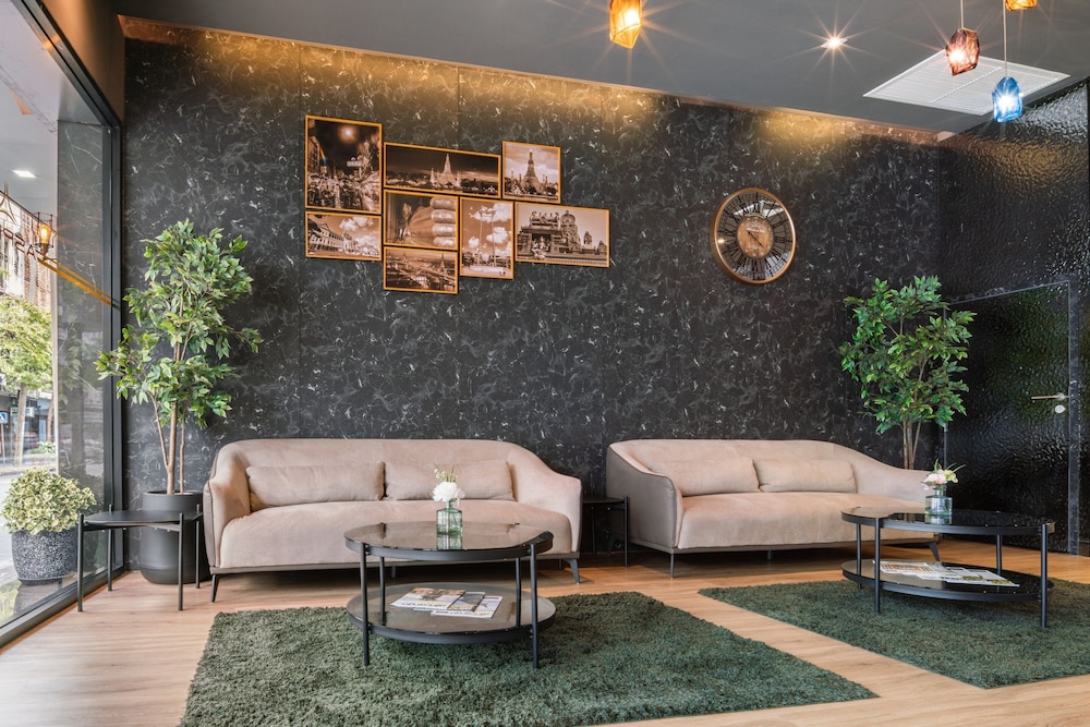 Aspira Gems Center Silom 31/37