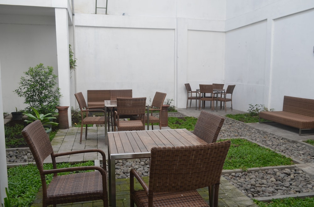 Mawar Asri Hotel 28/43