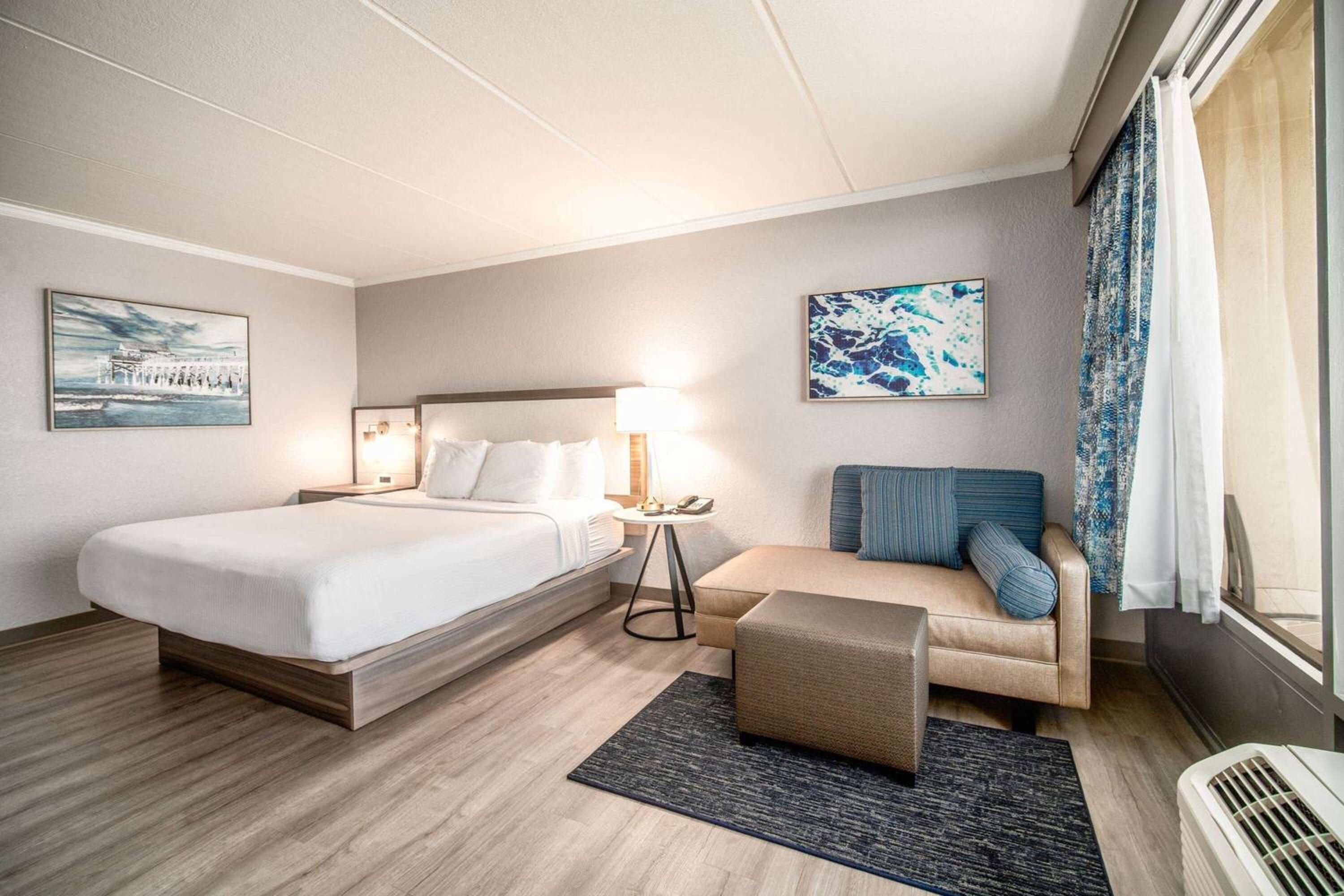 Room, King Bed, Ocean Front, Sofa, Balcony