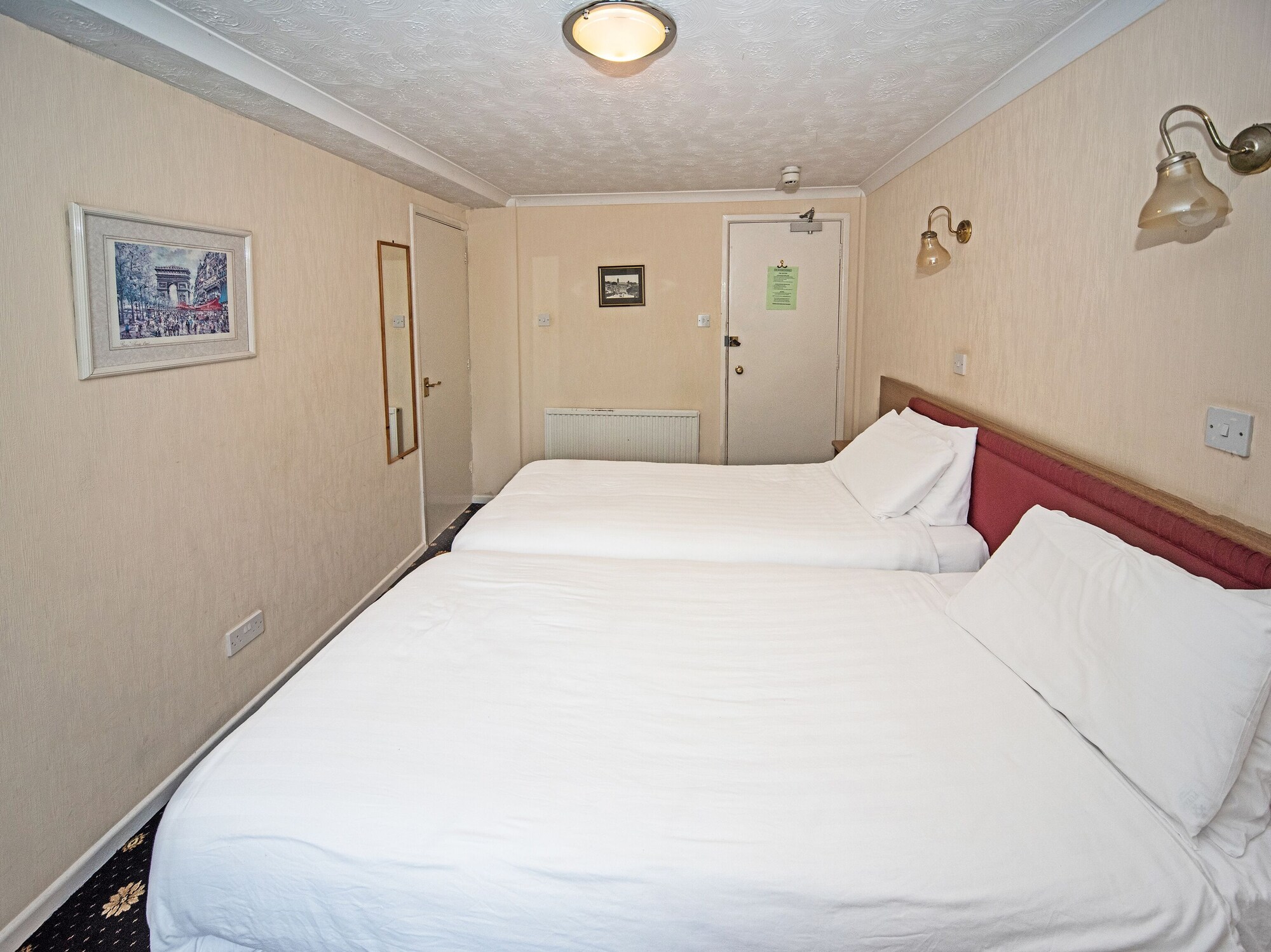 Standard Twin Room