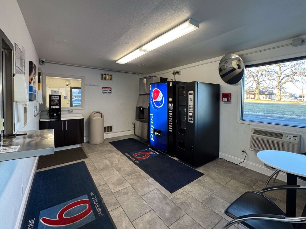 Motel6 Janesville, WI 39/52