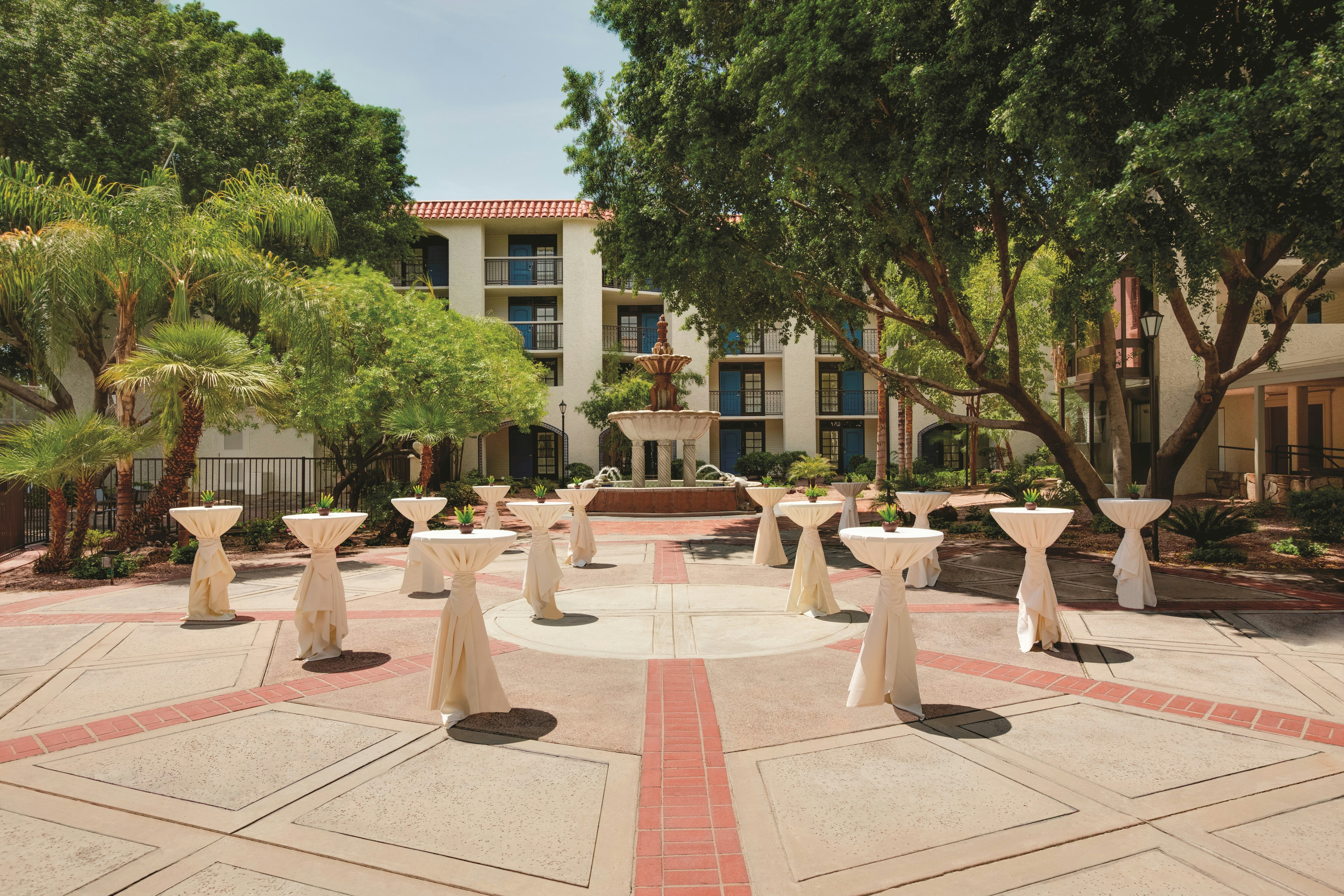 Embassy Suites by Hilton Scottsdale Resort 44/63