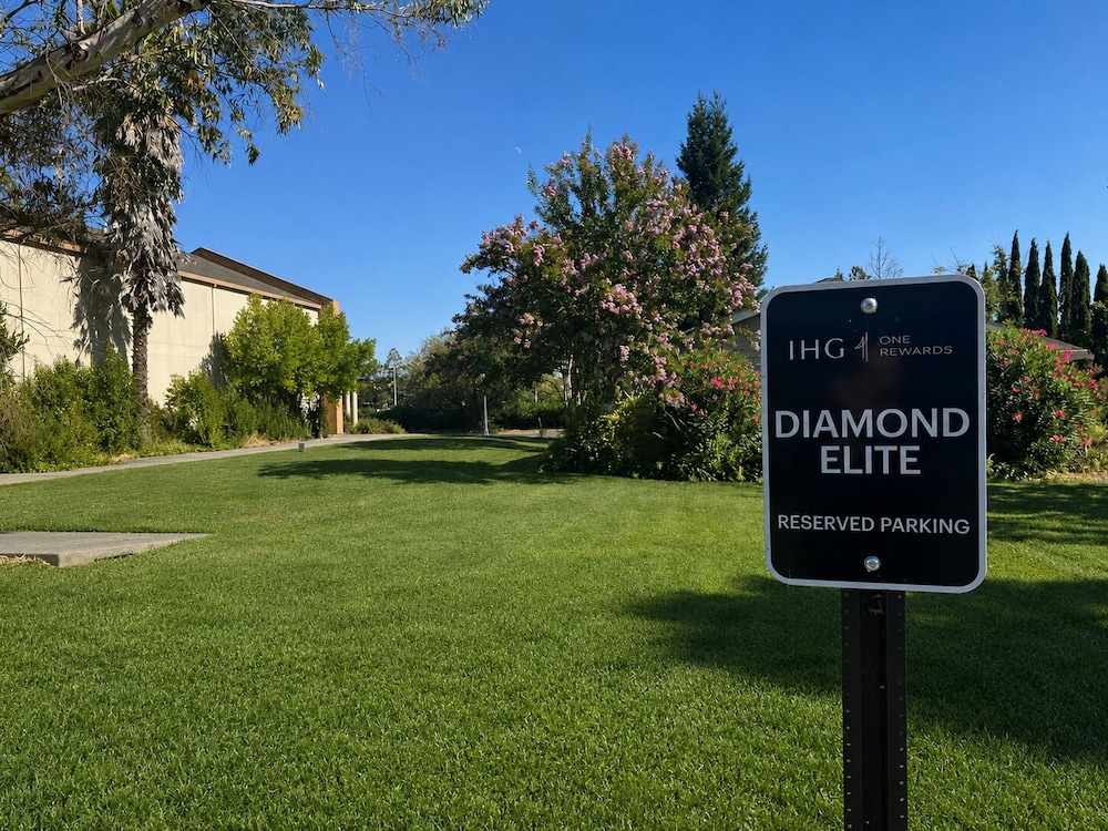 Hotel Indigo Napa Valley 58/62