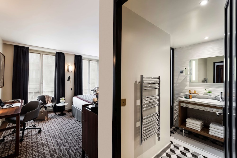 HOTEL MAYFLOWER 32/53