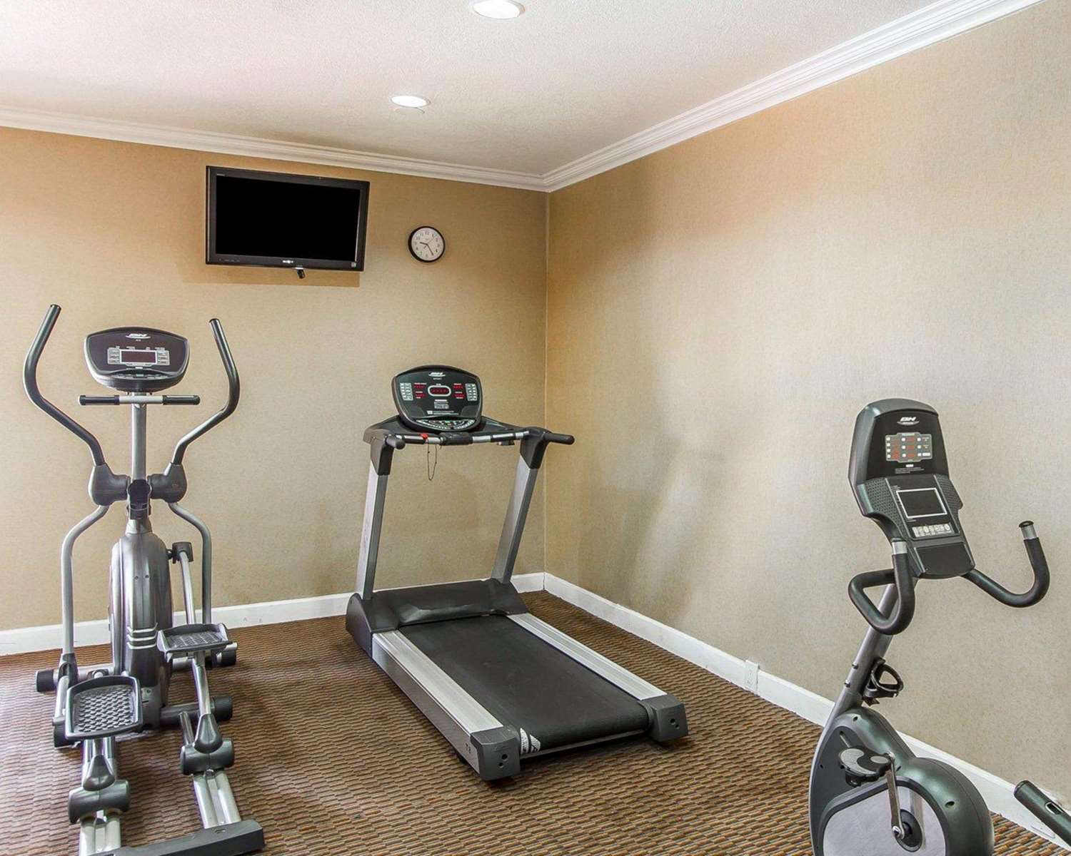 Super 8 by Wyndham Mesa Downtown Near Convention Center 11/20