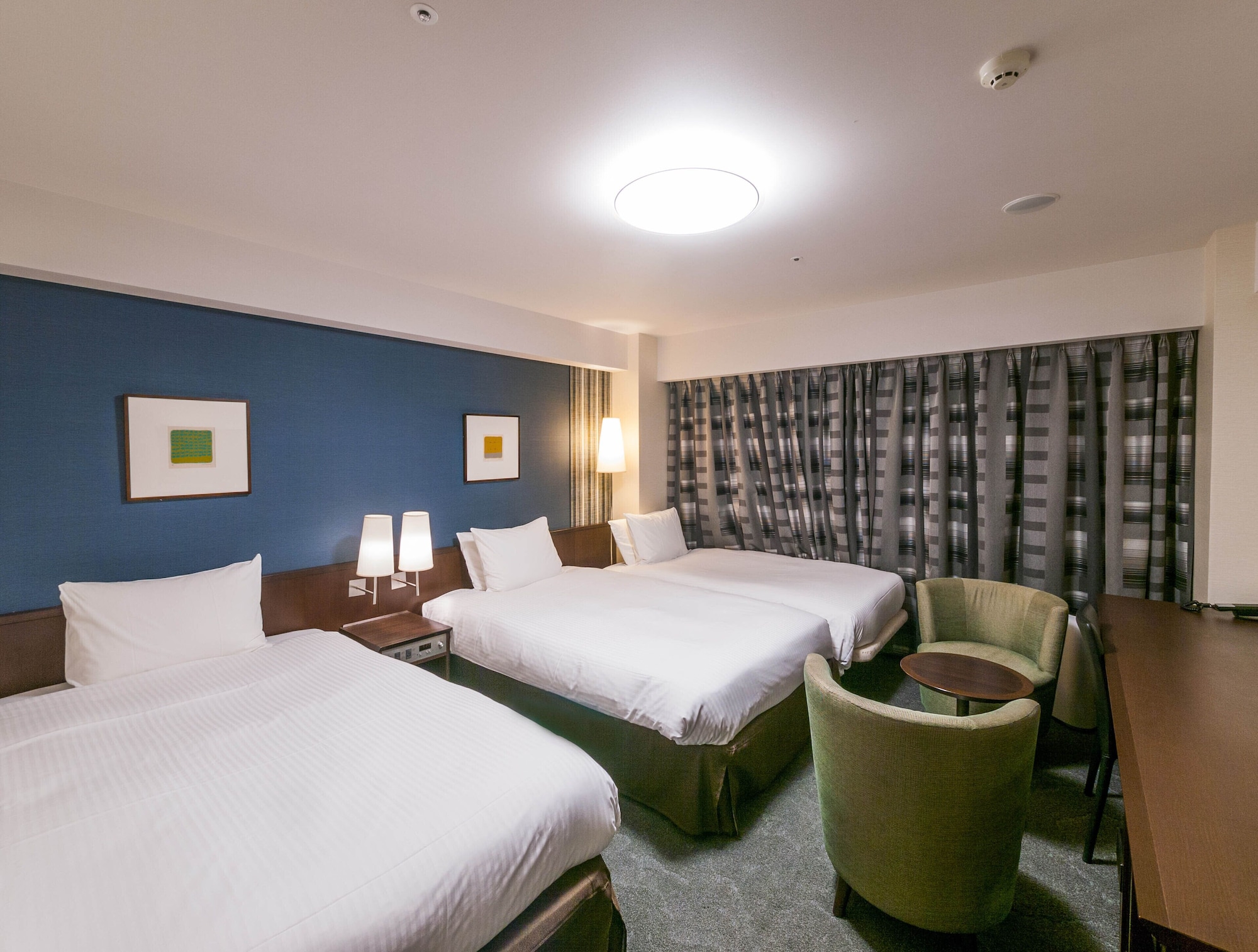 Standard, Triple, Twin Beds, Sofa