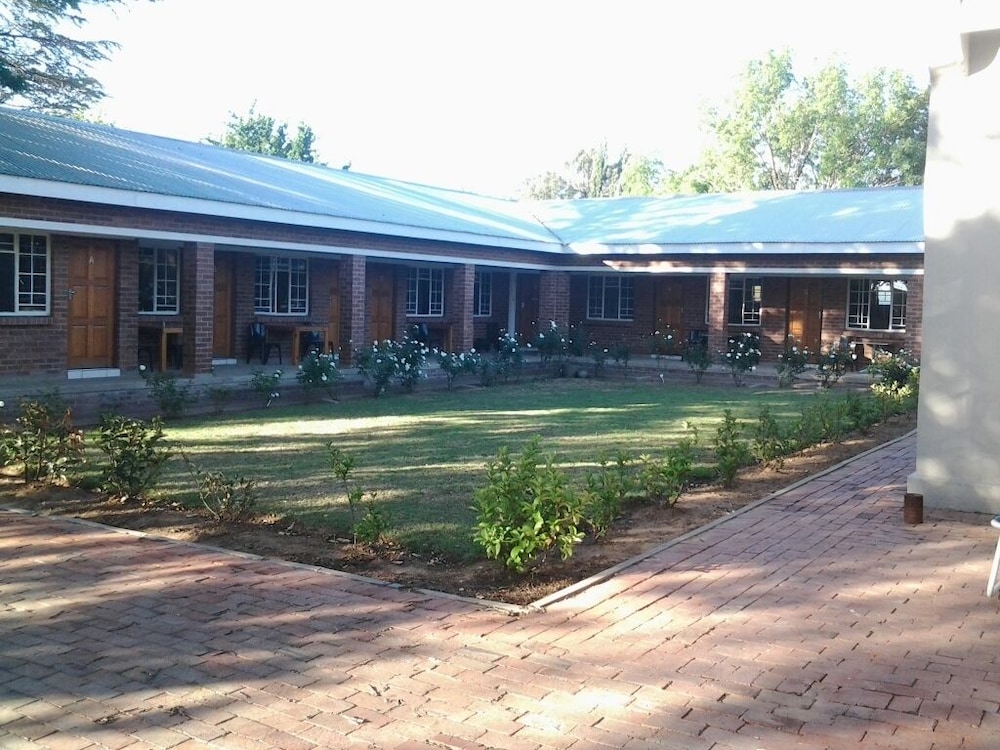 Village Lodge Harrismith 6/50