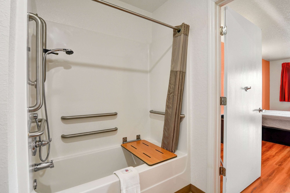 Motel6 Moultrie, GA 60/62