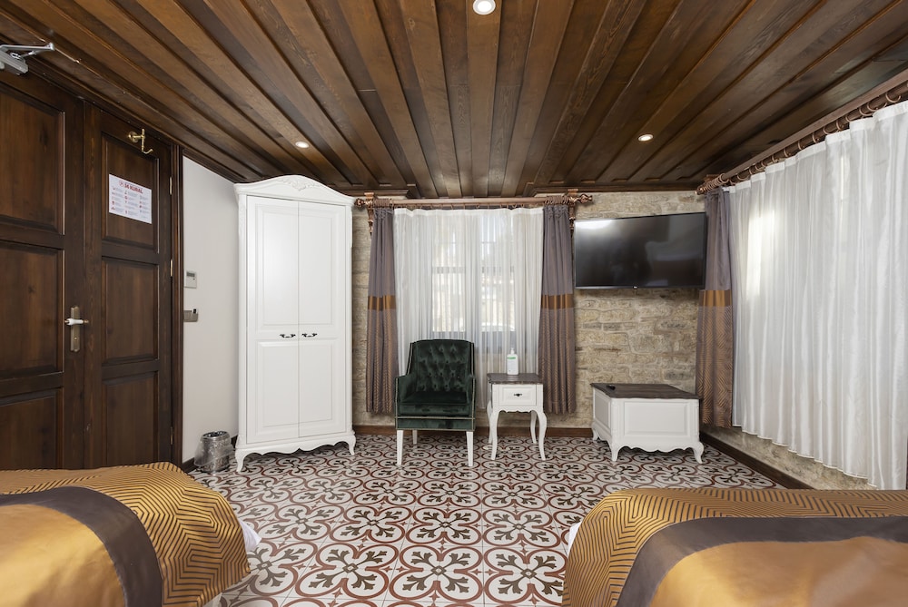 Marina Foca Hotel 40/50