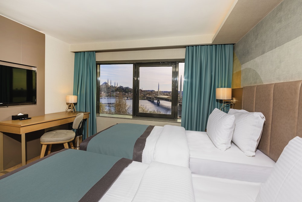Standard, Sea View
