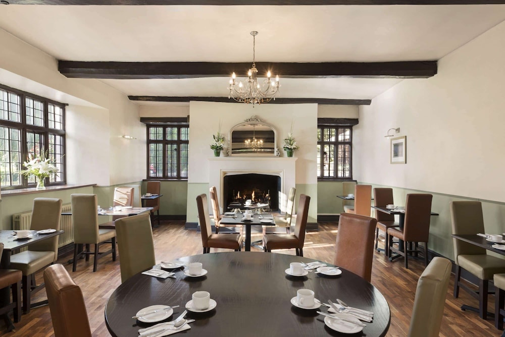 Cwrt Bleddyn Hotel & Spa 29/42