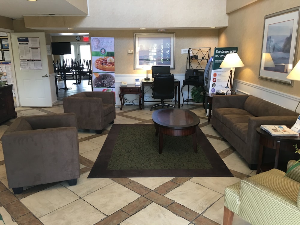 Quality Inn Laurinburg, NC 28/44