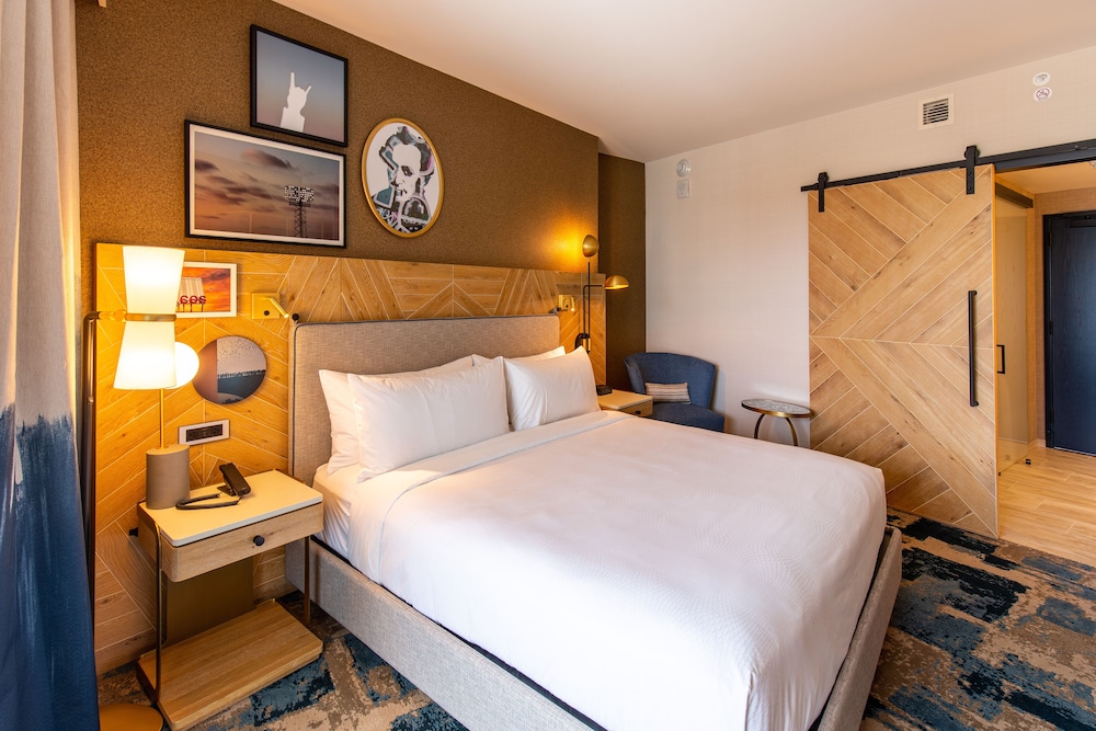 The Otis Hotel Autograph Collection 10/58