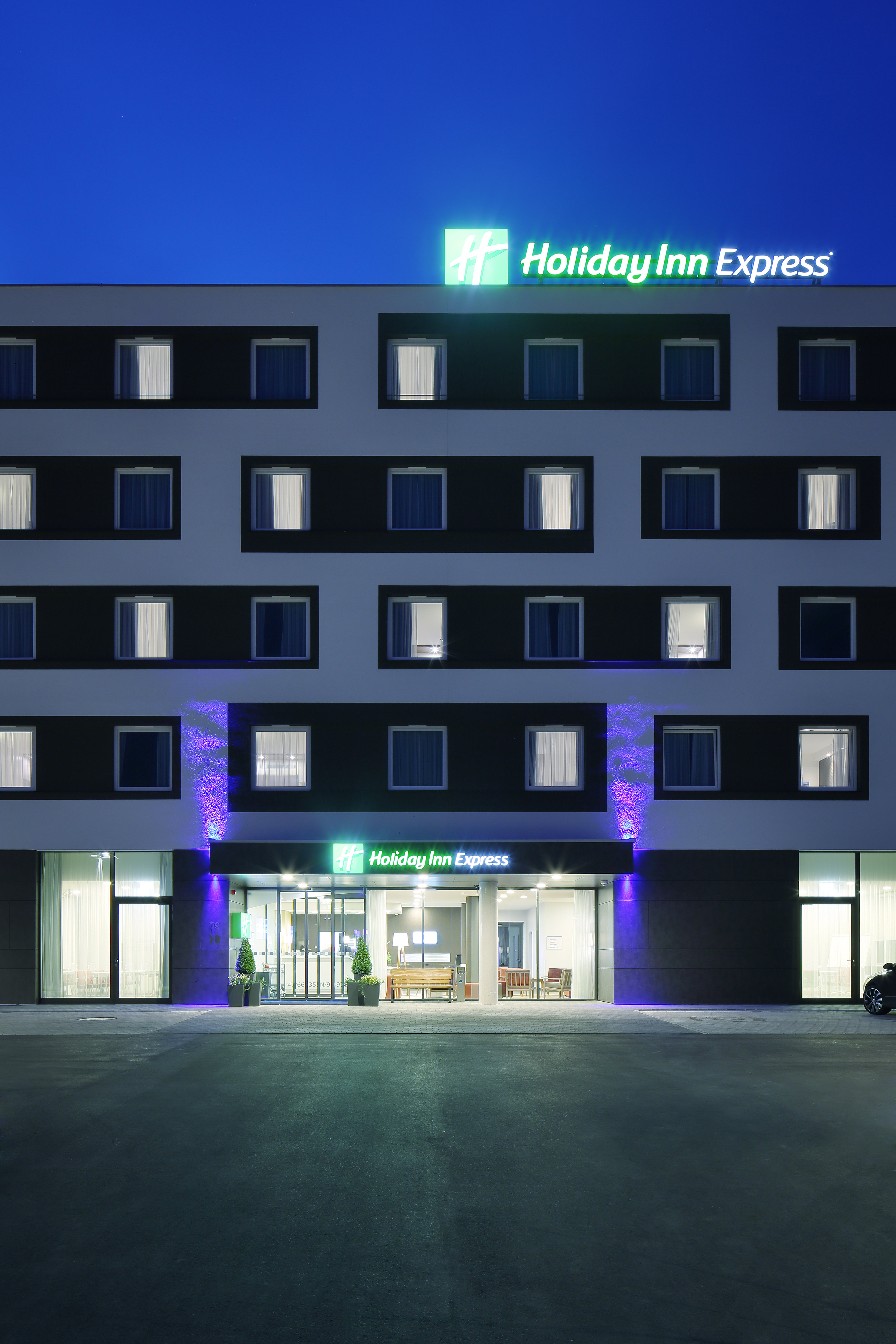 Holiday Inn Express Friedrichshafen 2/76