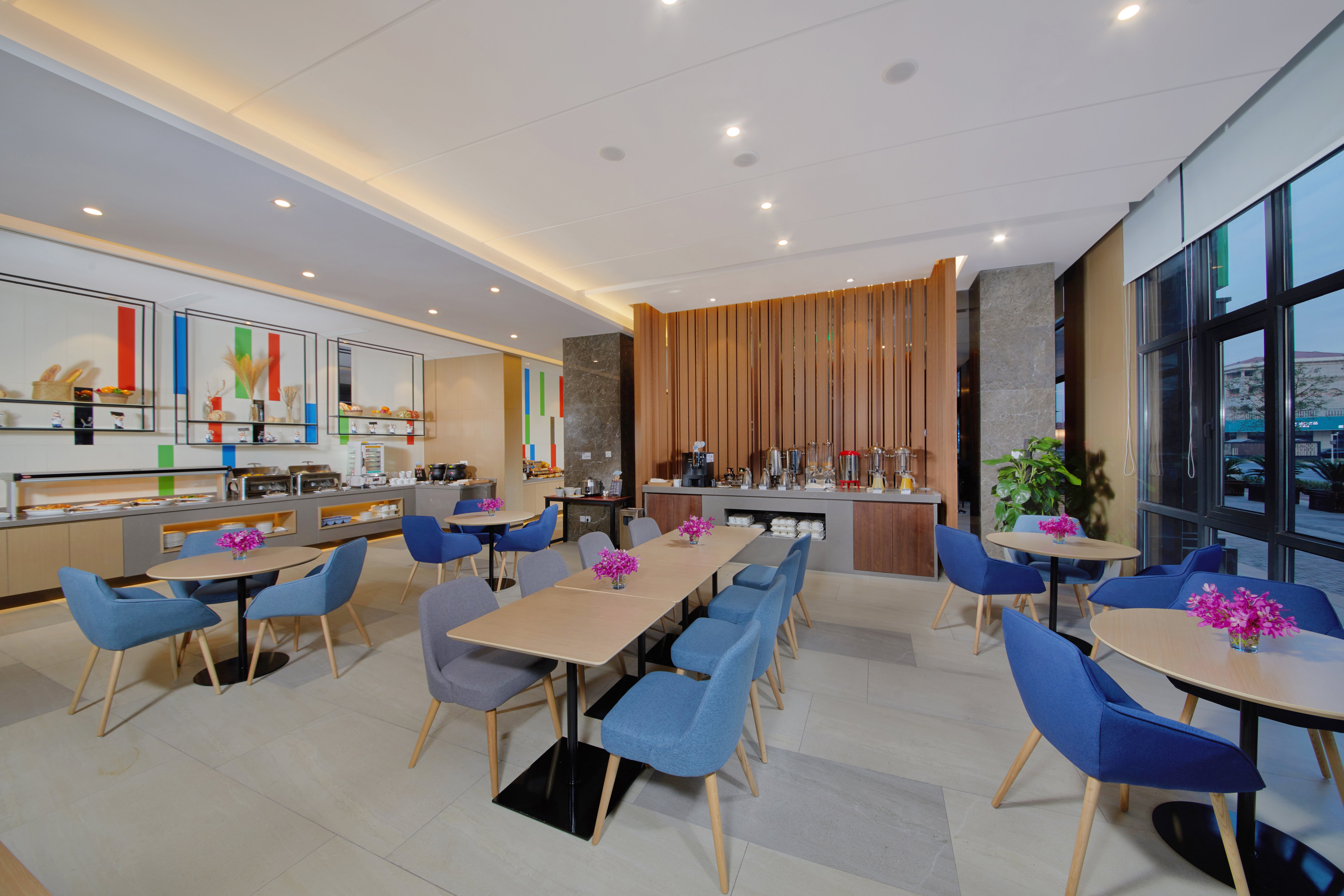 HOLIDAY INN EXPRESS ZHANGJIAGANG EAST 16/31