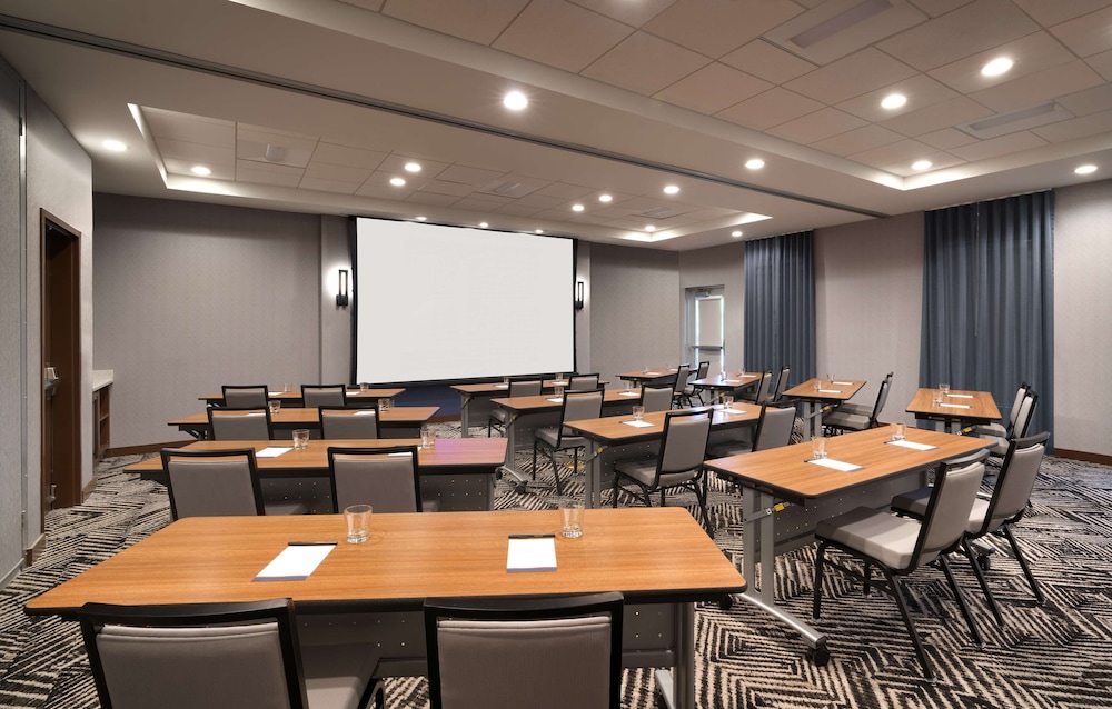 Hyatt Place Fayetteville/Springdale 23/33