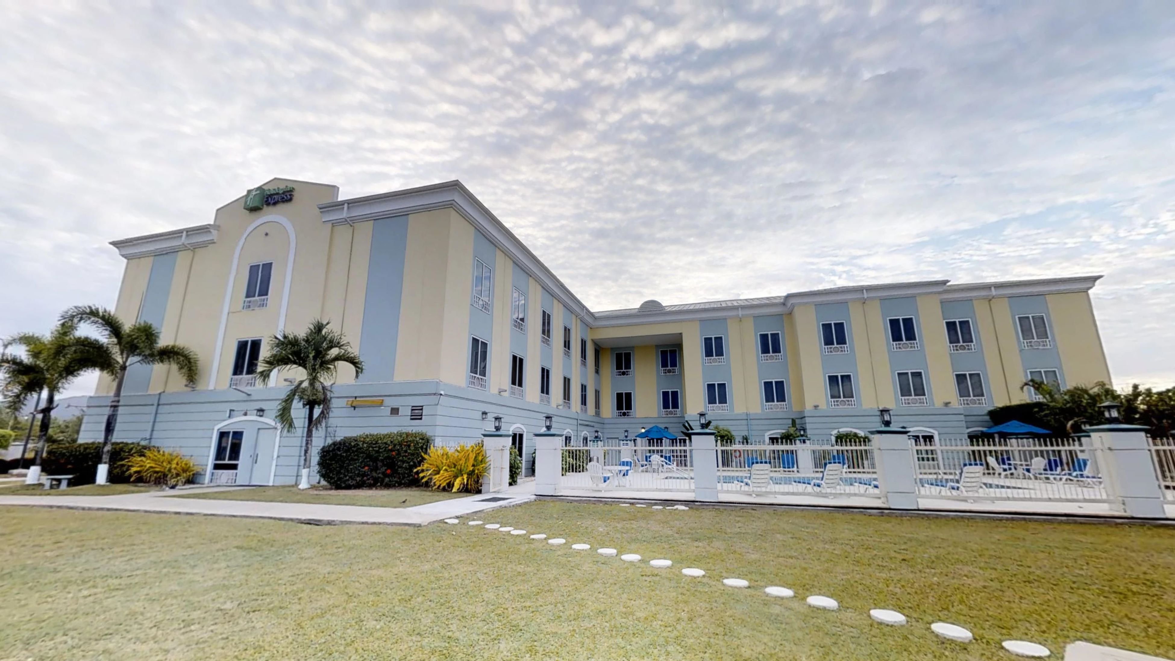 Holiday Inn Express Hotel and Suites Trincity Trinidad Airport 3/34