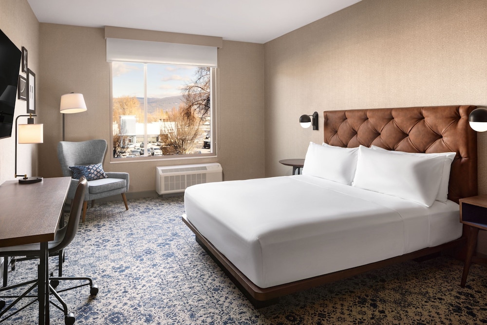 Four Points by Sheraton Penticton at the Convention Centre 7/44