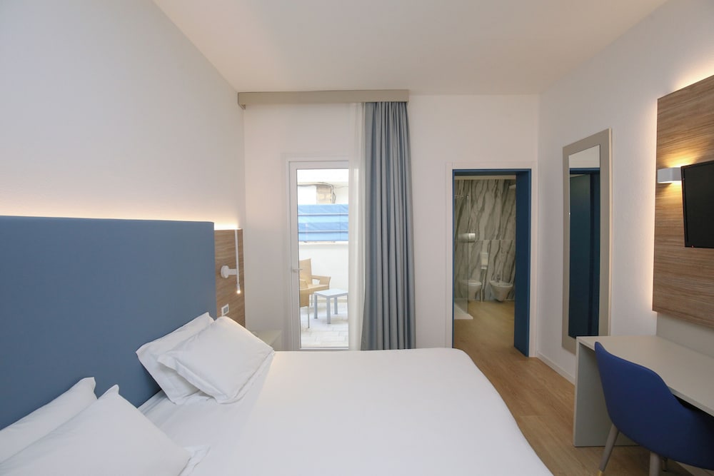 غرفة كلاسيكية بسرير كوين، Riviera Castelsardo Hotel 2/10