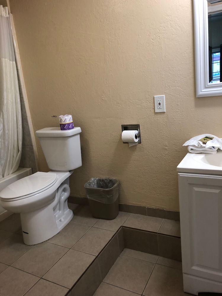 Motel6 Santa Cruz, CA 51/56