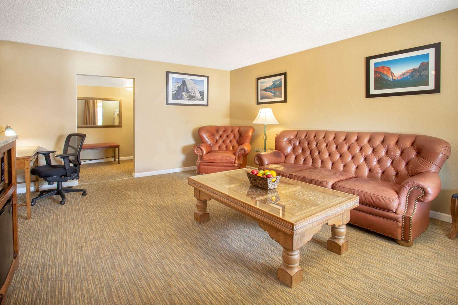 Travelodge by Wyndham Hawthorne 12/27