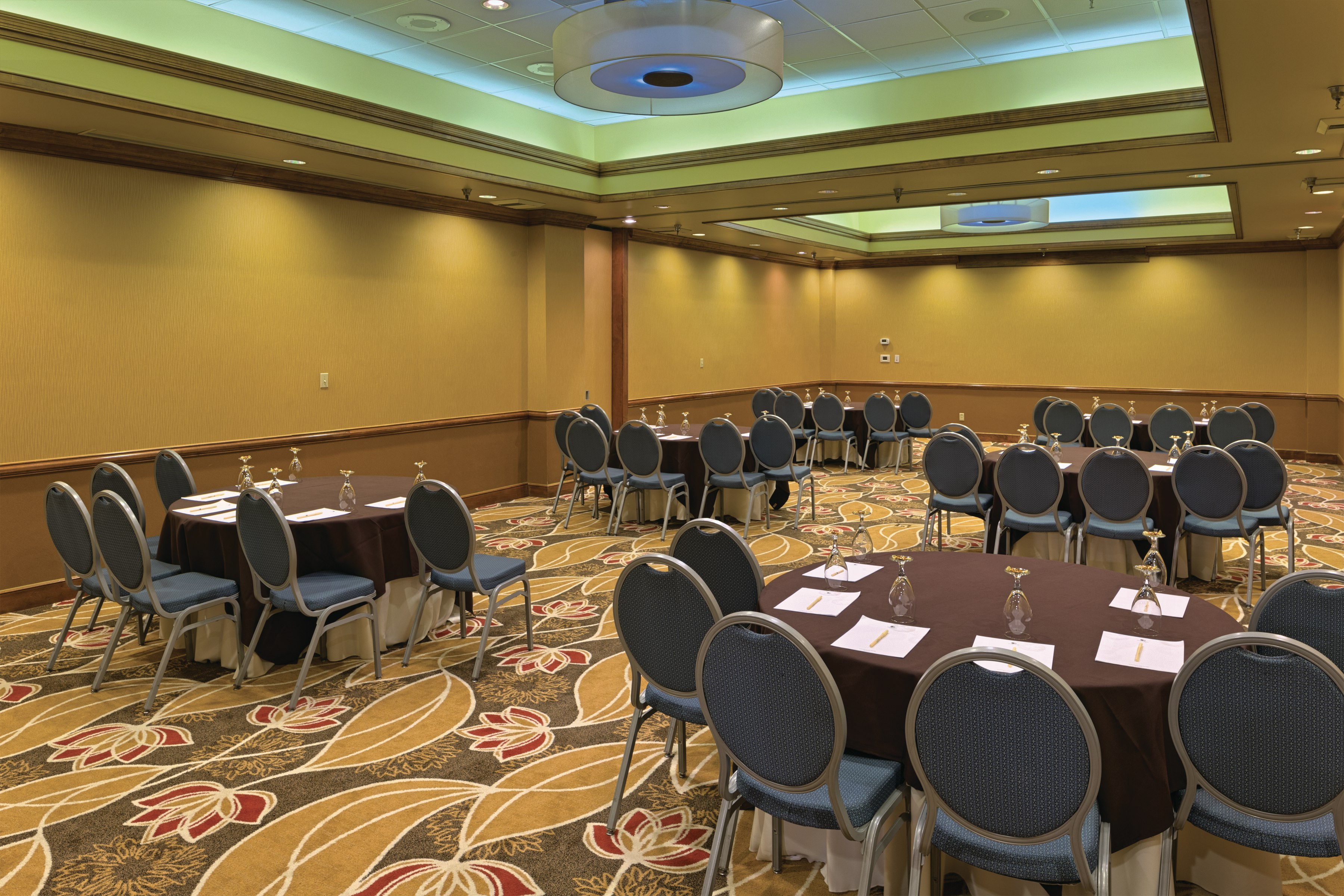 DoubleTree by Hilton Hotel Asheville Biltmore 57/68