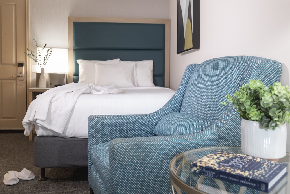 Crystal Lodge Hotel Whistler 51/66