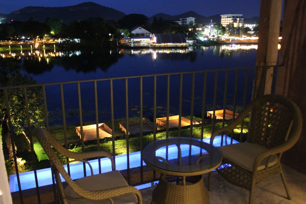 The Glory River Kwai Hotel 16/50