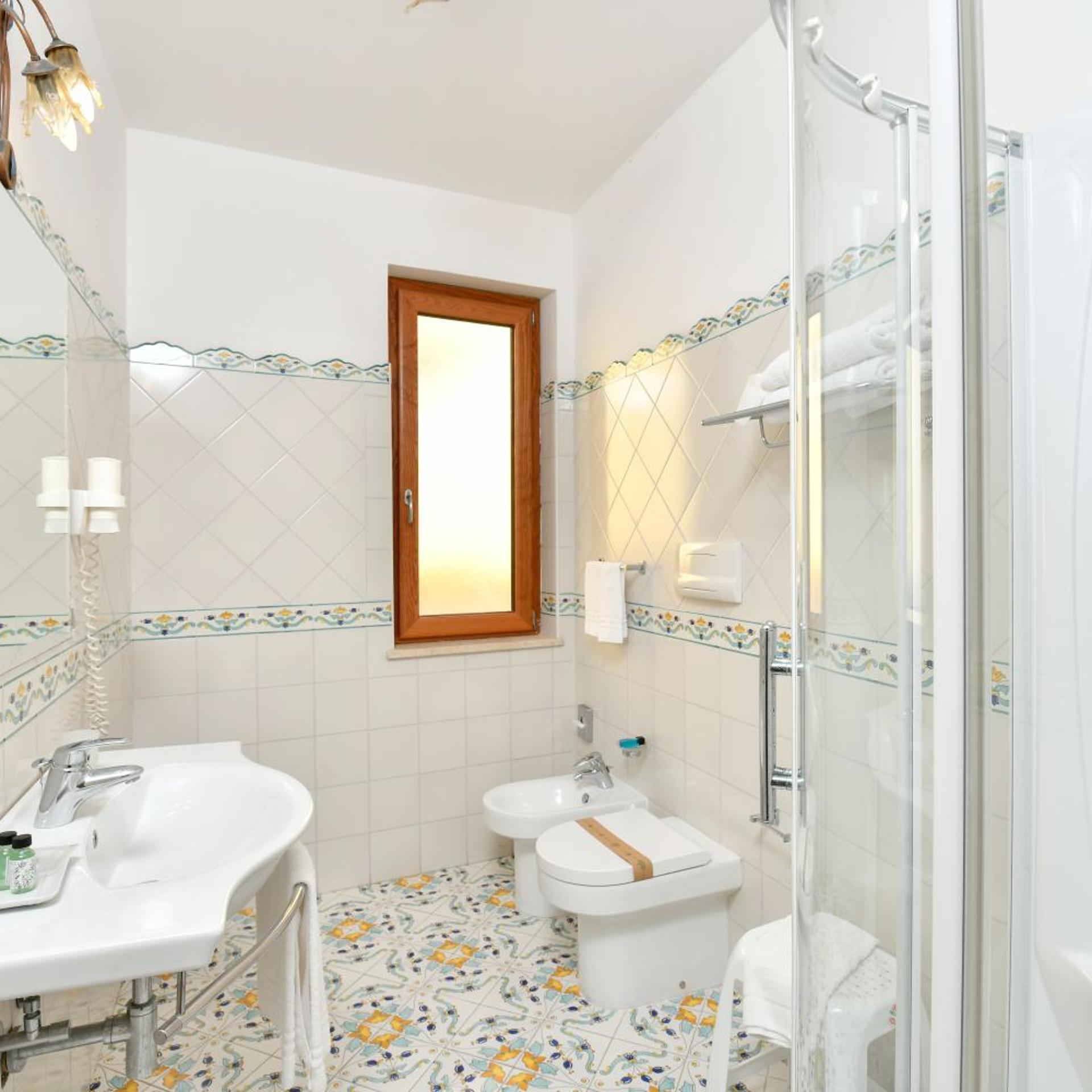 جناح جونيور بإطلالة على البحر بشرفة، Villa Sirio Hotel 5/5