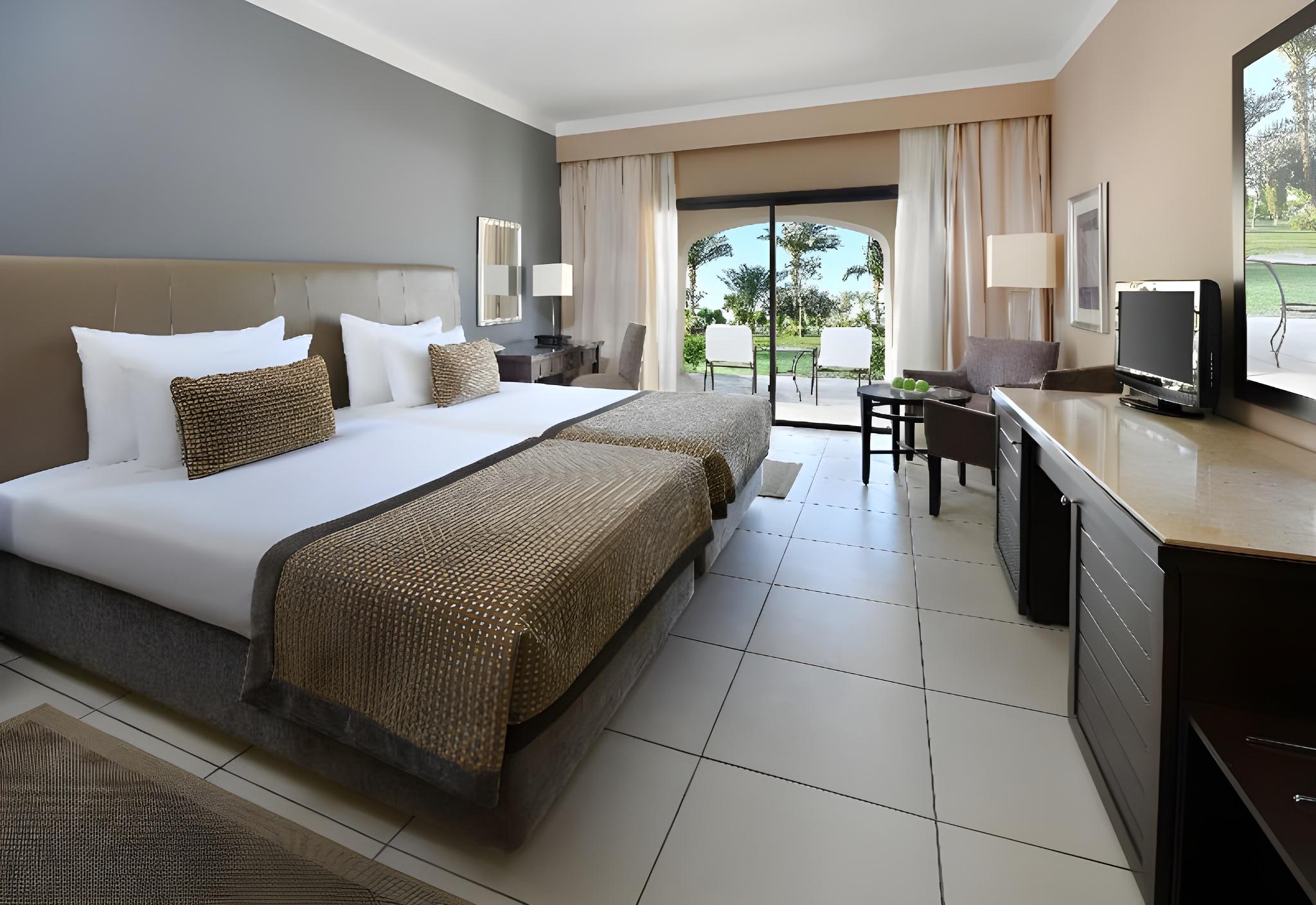 SUPERIOR ROOM