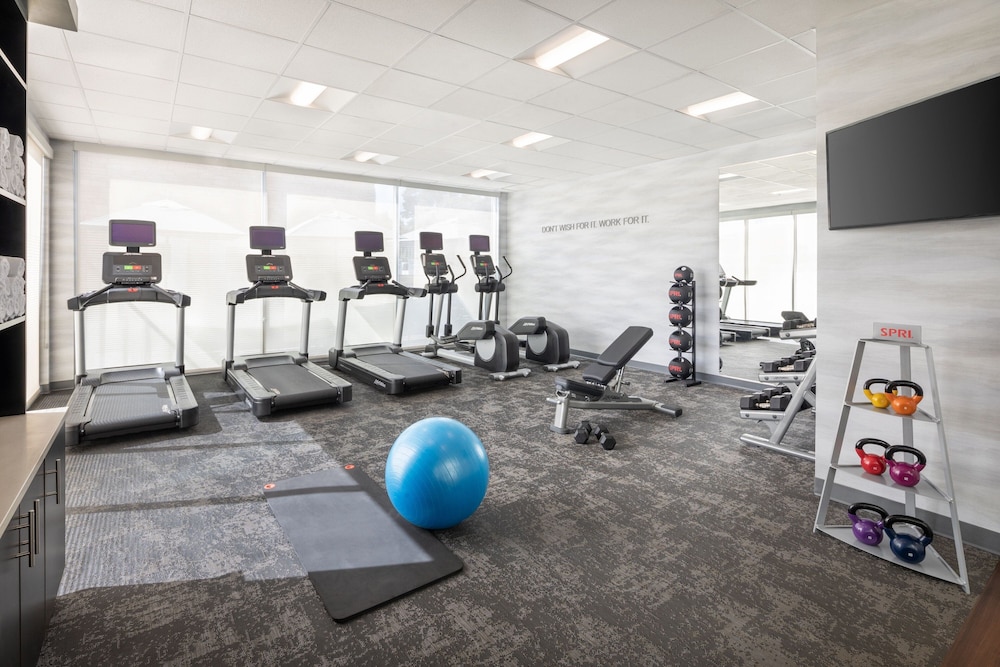 Fairfield Inn & Suites by Marriott Fresno North/Shaw Avenue 6/20