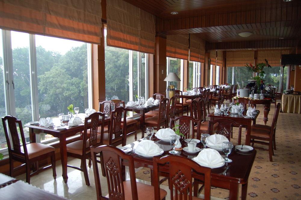 Royal Senyiur Hotel 12/18