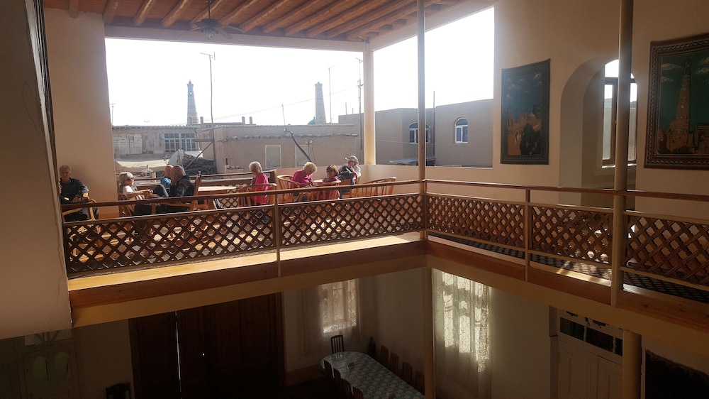 Islambek Hotel 18/40