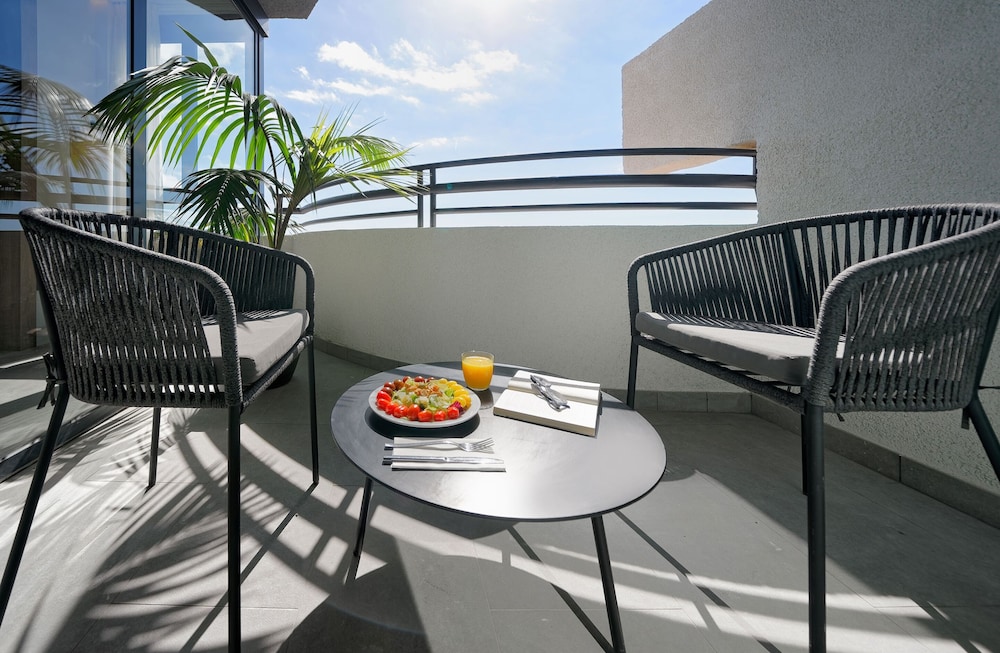 HOVIMA Suites Costa Adeje 47/64