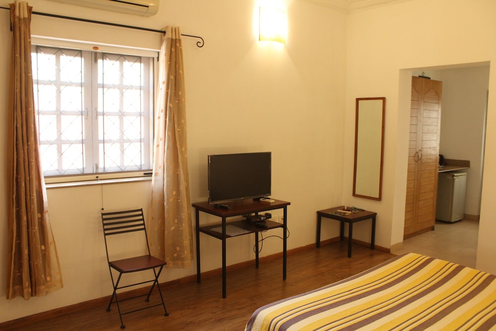 Granpas Inn Bougainvillea 32/50
