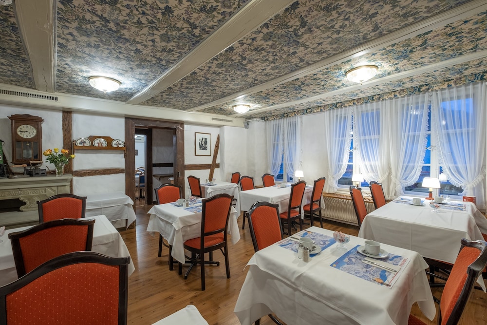 Chalet Swiss Hotel 38/50