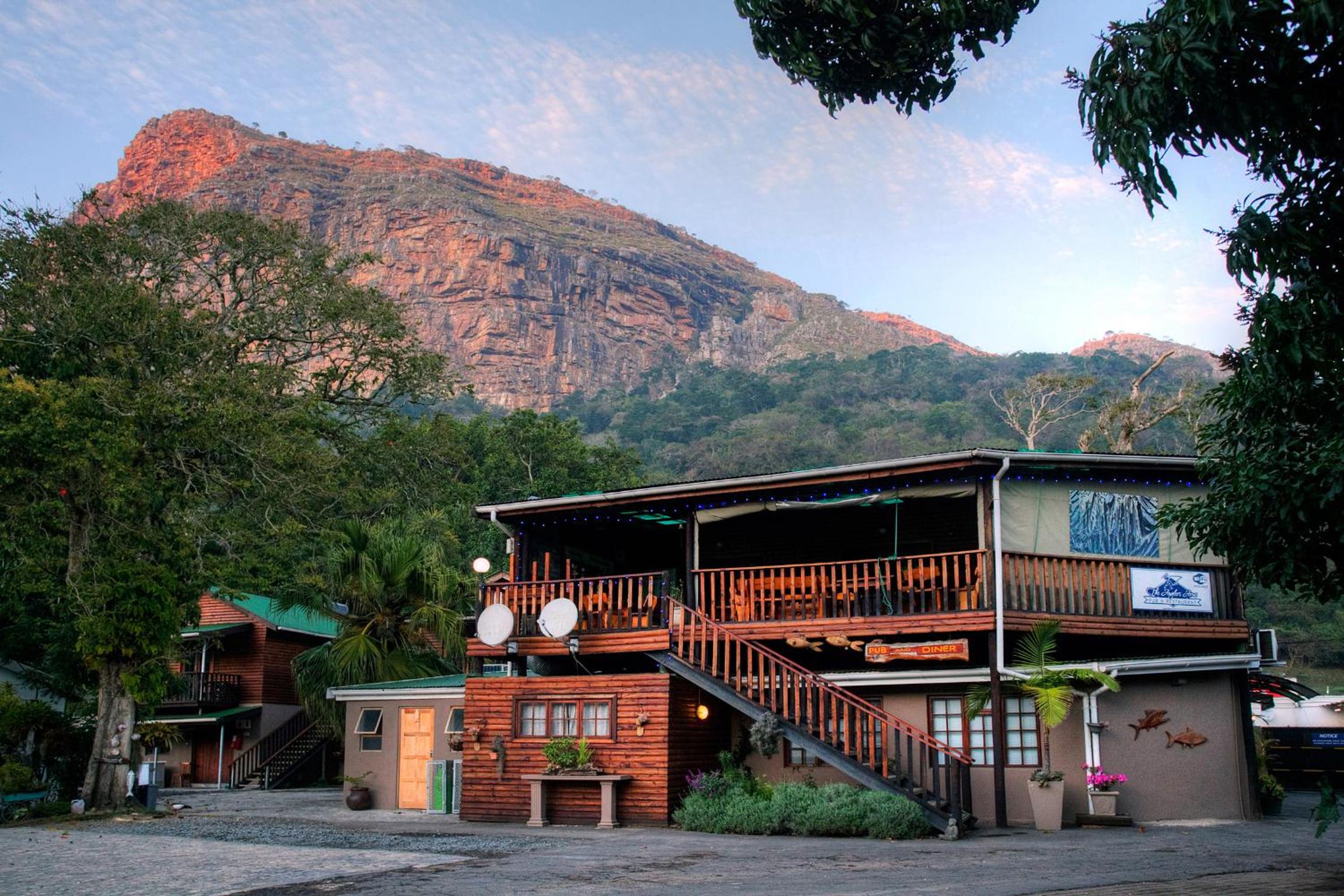 Spotted Grunter Resort 6/50