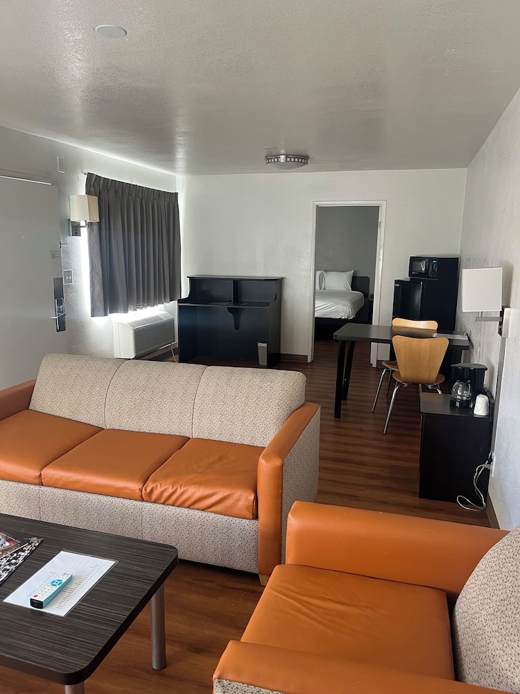 Motel6 Prescott, AZ 50/58