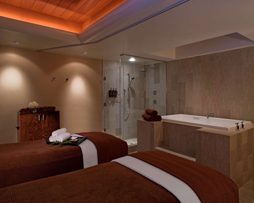 Hyatt At Olive 8 40/69