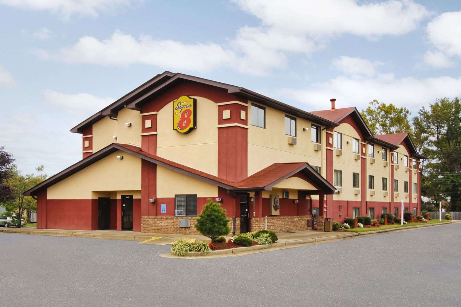 Super 8 by Wyndham Richmond Airport VA 2/19