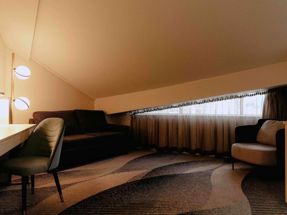 NOVOTEL SYDNEY PARRAMATTA 55/70