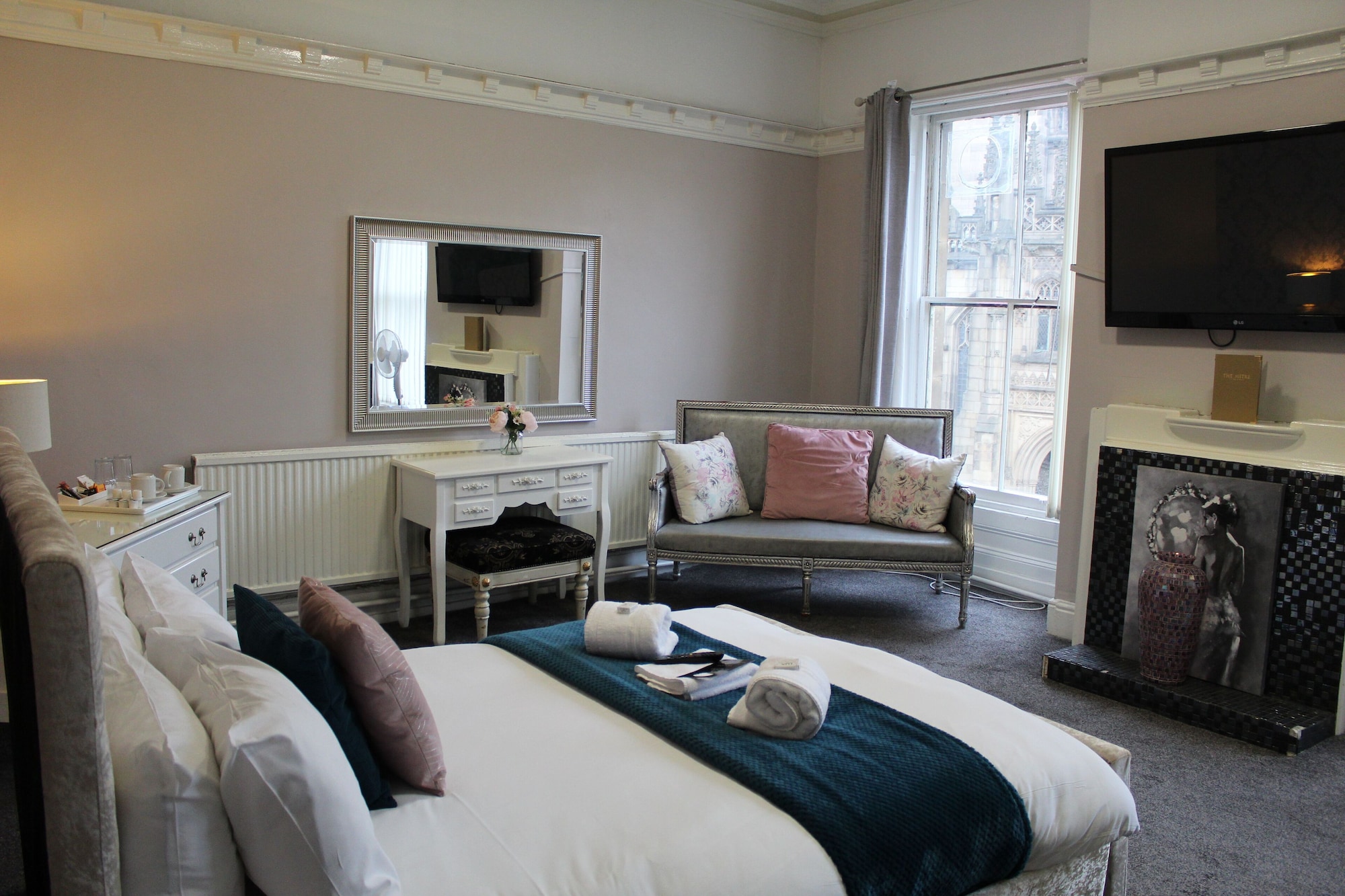 LUXURY, DOUBLE BED