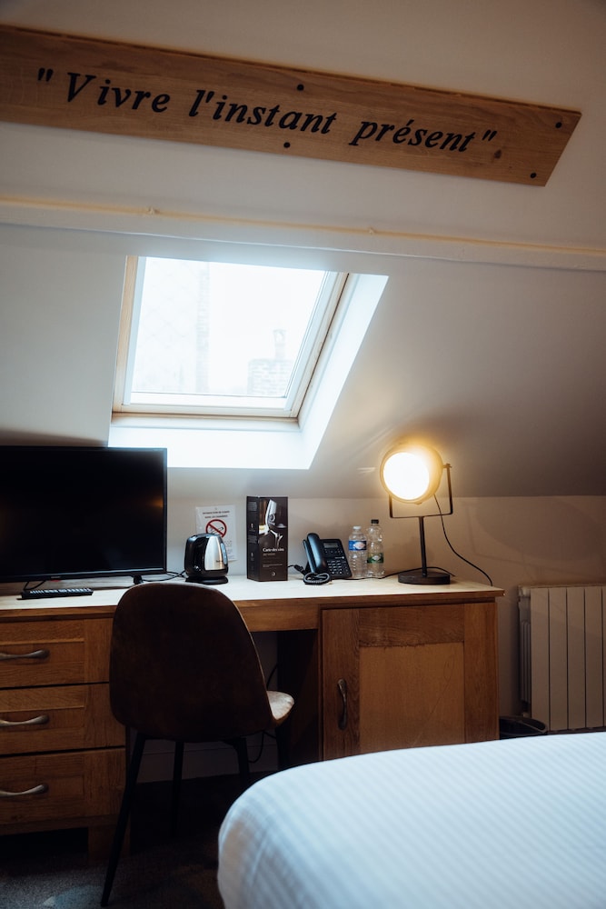Hotel Du Dauphin Les Loges 18/50