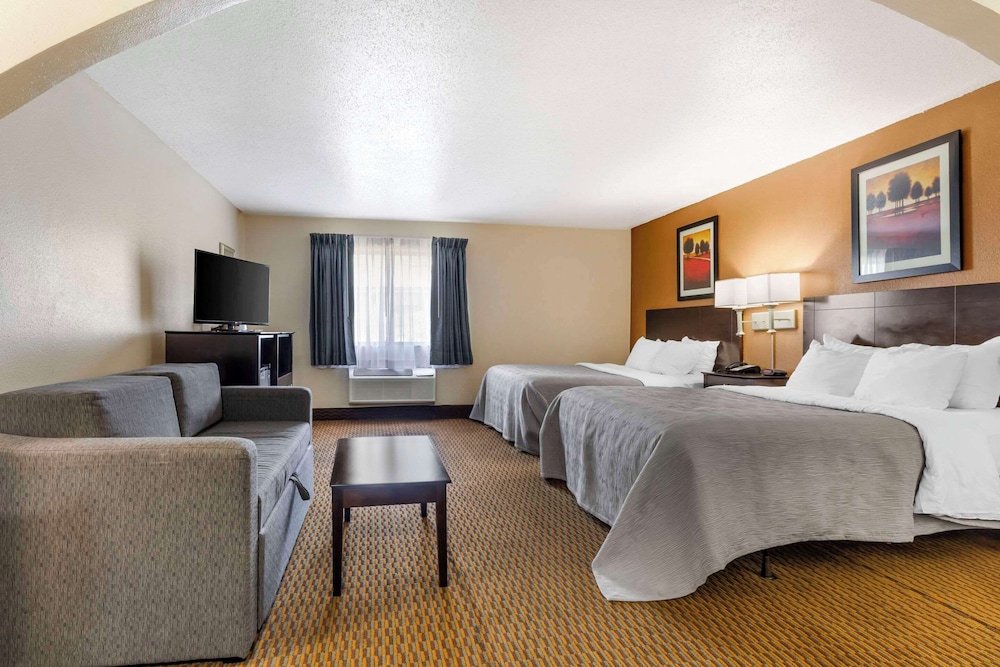 Suite, 2 Queen or 2 Double Beds